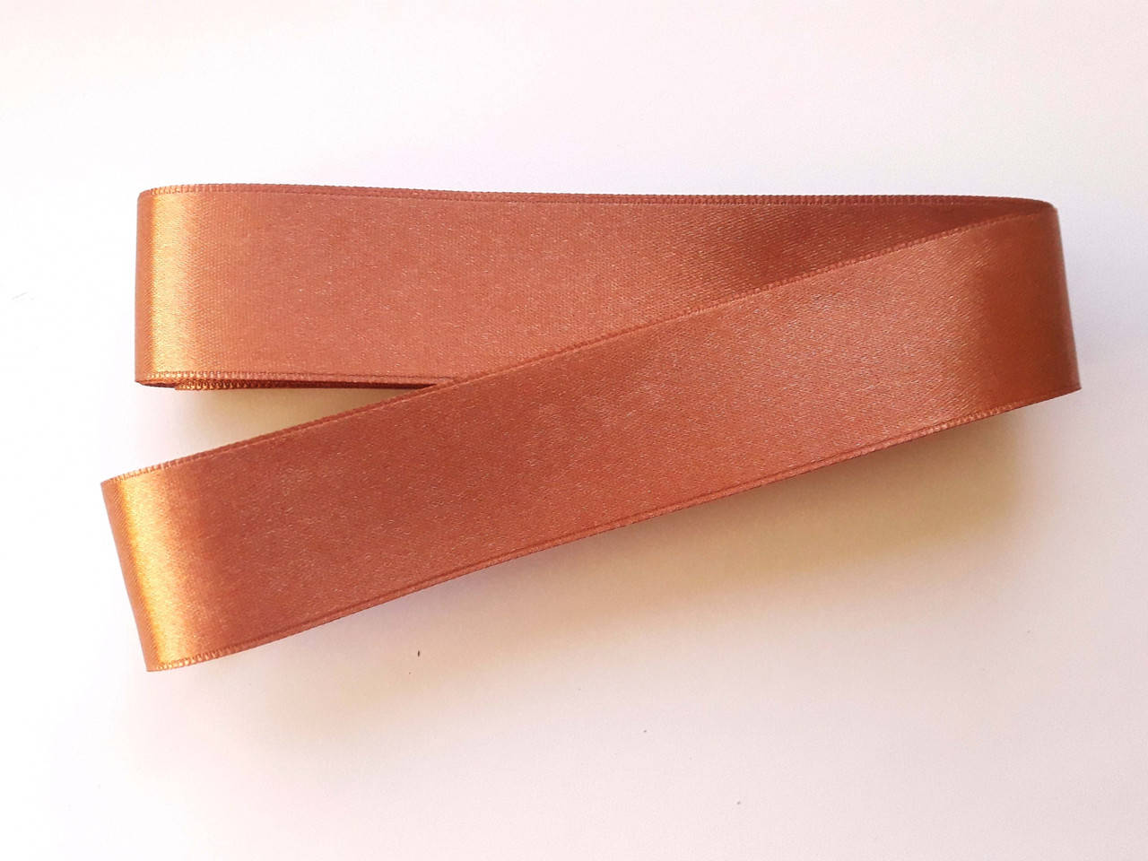 

Лента атласная двухсторонняя 3 см 30 мм ( 10 метров) абрикосова Н 101
