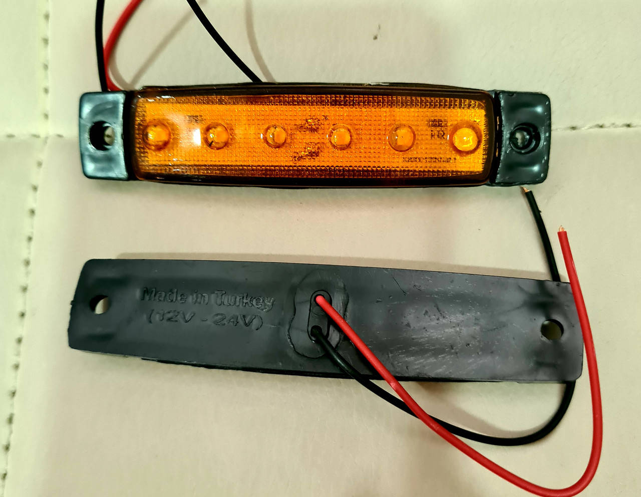 

Габаритные огни для грузовиков Полоска 6 диодов желтые, Фонарь габаритный прицепа, габариты рожки мини