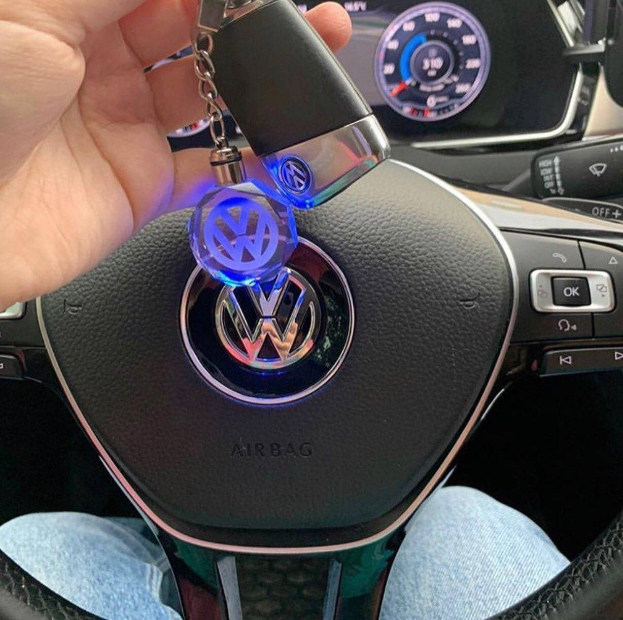 

Брелок Кристал VOLKSWAGEN с подсветкою логотипа Авто