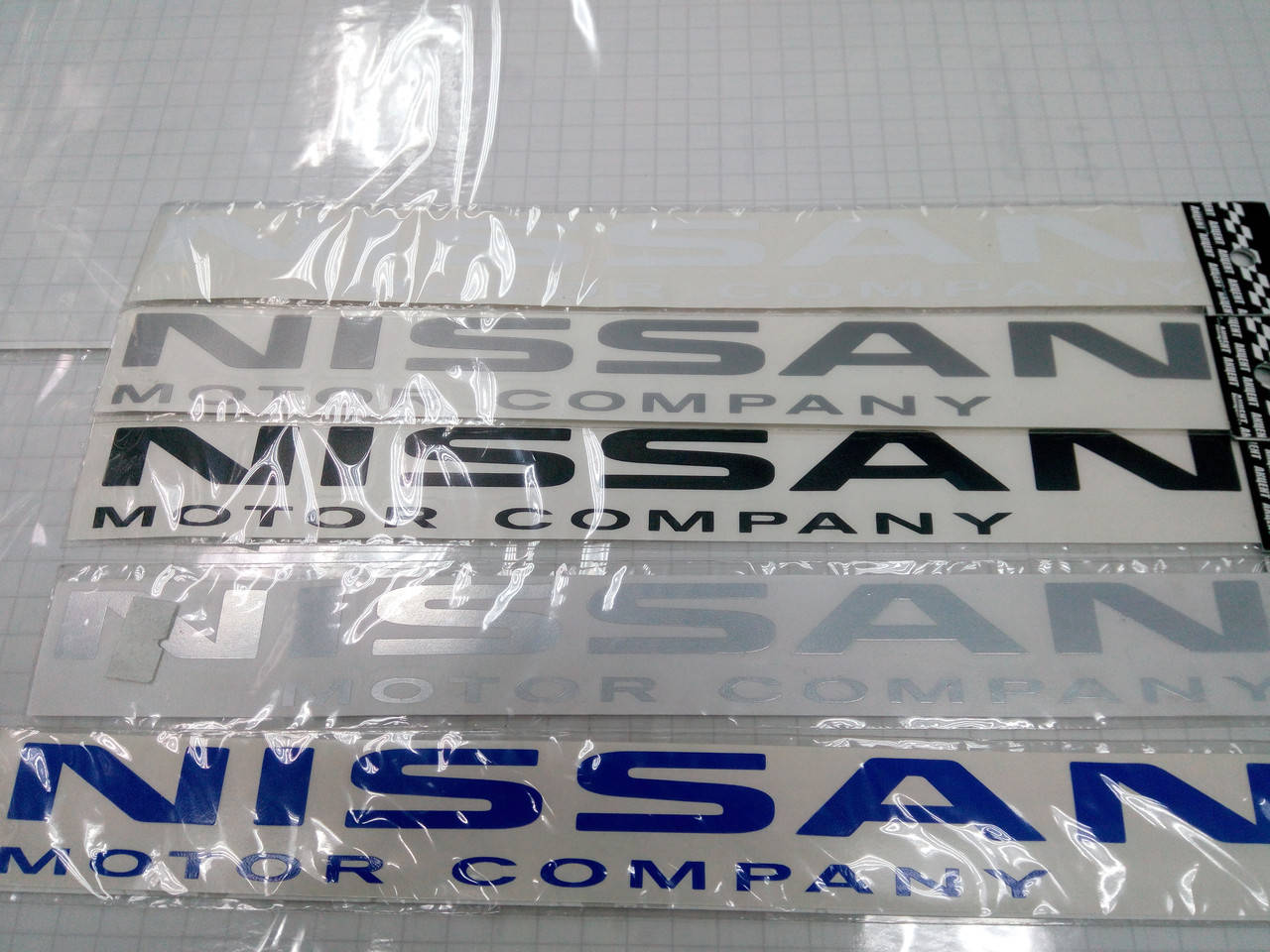 

Виниловые наклейки NISSAN 30х3 см