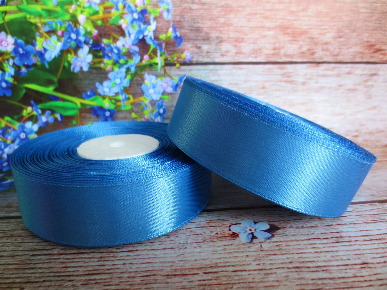

Атласная лента 2,5 см, цвет ГОЛУБОЙ, 33 м.
