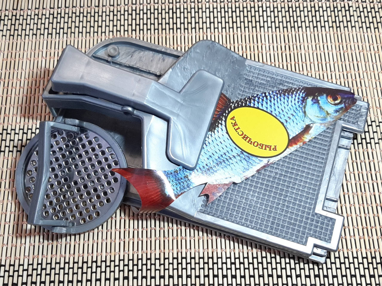 

Доска для чистки рыбы и скребок для снятия чешуи, Серый