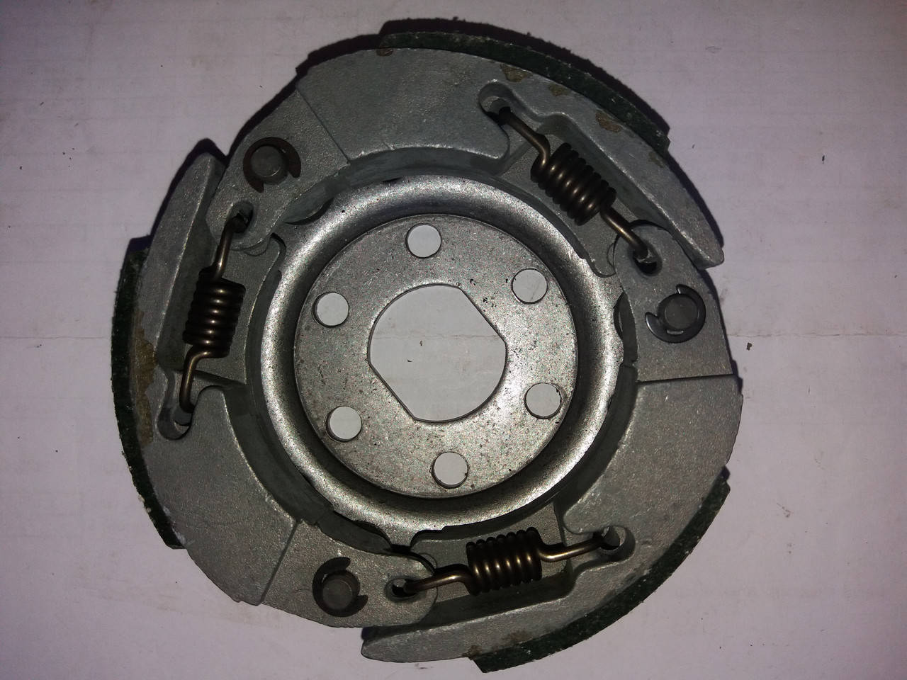 

Honda LEAD 100 JF06 Колодки сцепления в сборе фирма Lipal - Япония под оригинал