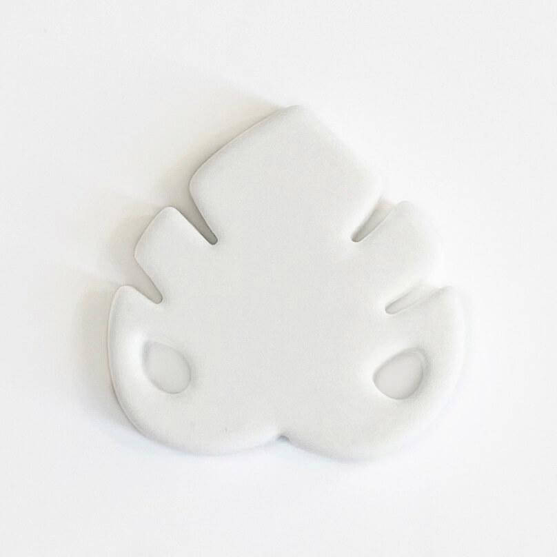 

Монстера БУСИНА 35мм (белый), силиконовая бусина