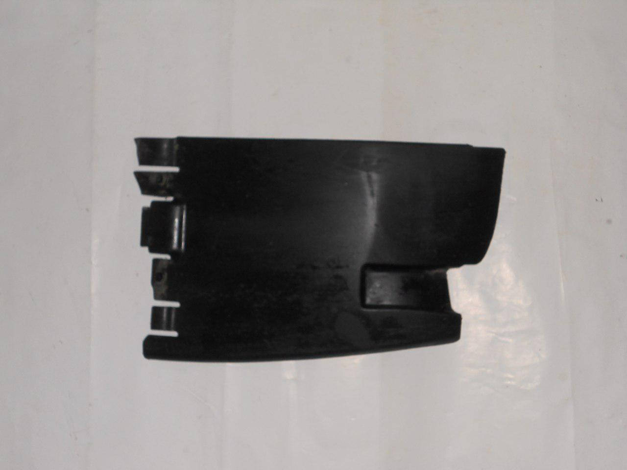 

Брызговик задний правый на Renault Trafic, Opel Vivaro, Nissan Primastar