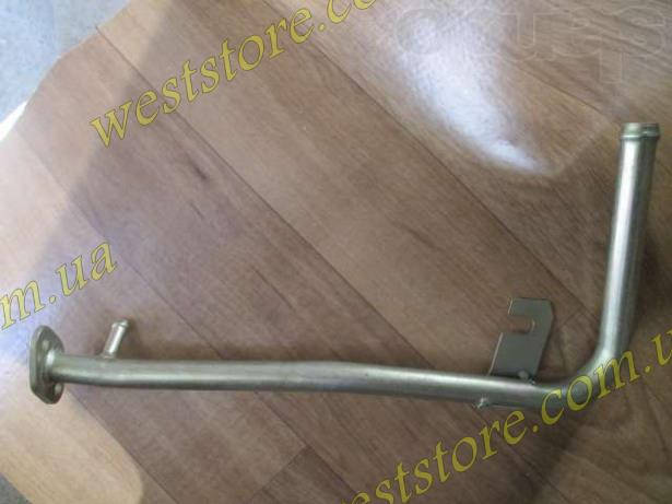 

Трубка помпы Ваз 2101 2102 2103 2104 2105 2106 2107 новый образец (выход возле флянца)