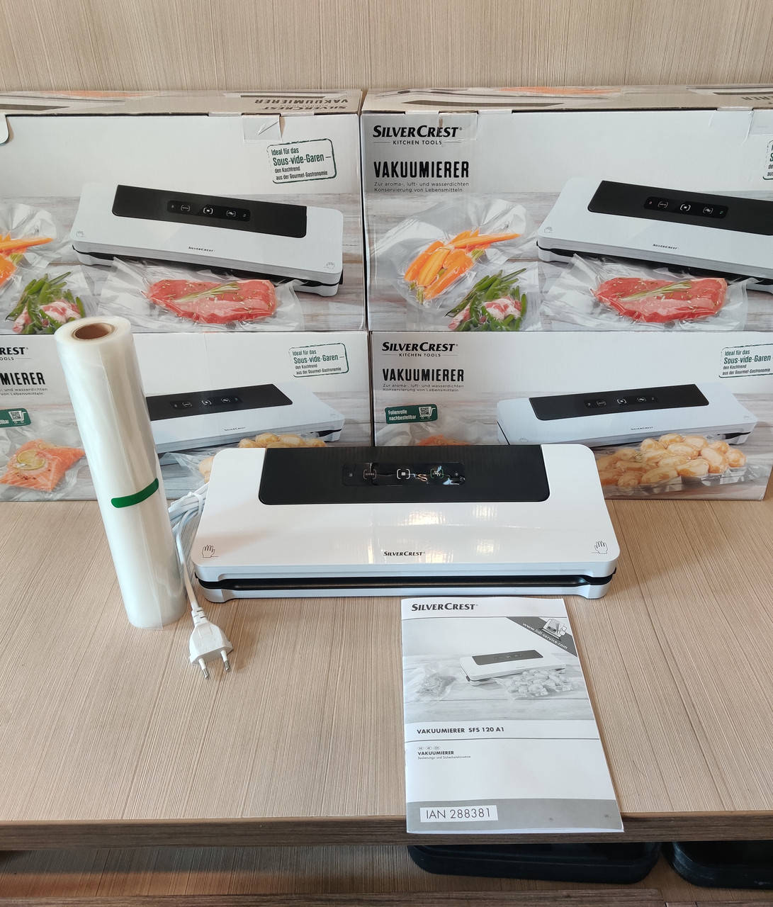 

Вакууматор SilverCrest 120 A1 Германія, вакумний пакувальник