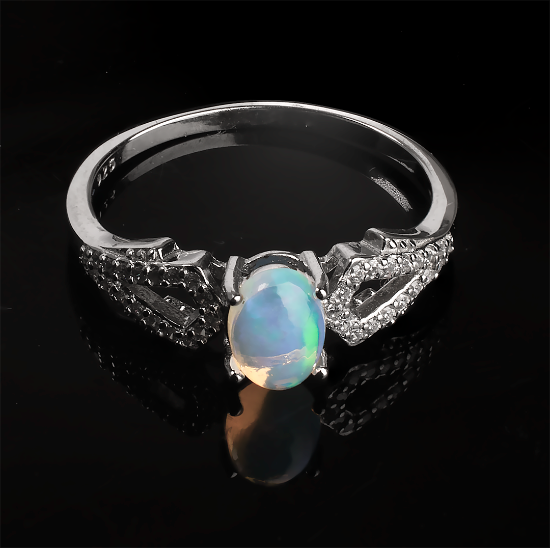 

Опал радужный серебряное кольцо, 2888КЦО