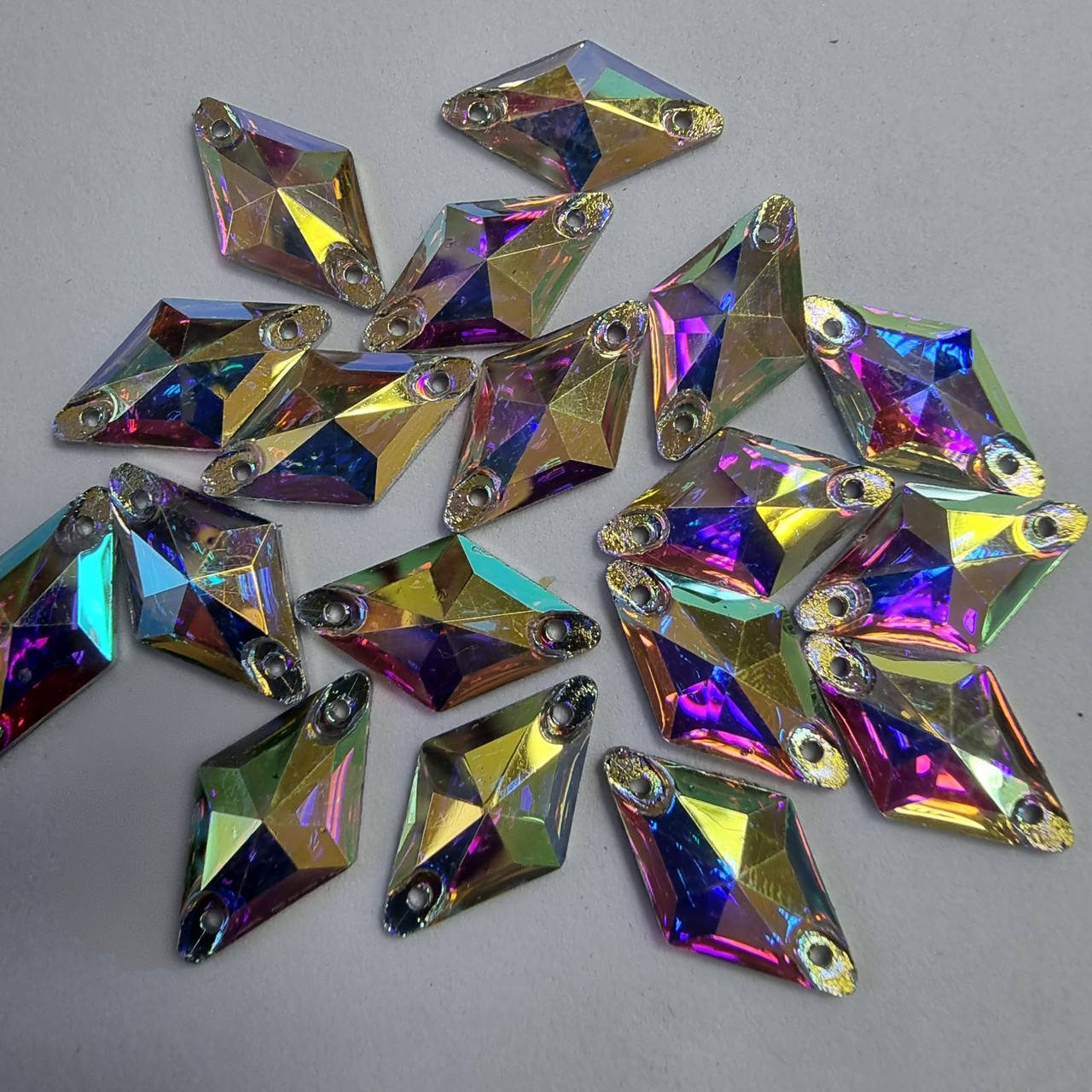 

Стразы пришивные Rhombus 11х19мм. Акрил Crystal AB