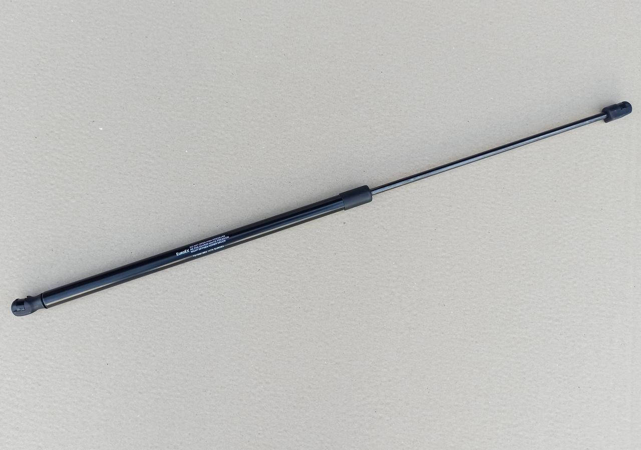 

Амортизатор капота TOYOTA CAMRY 165N 690мм