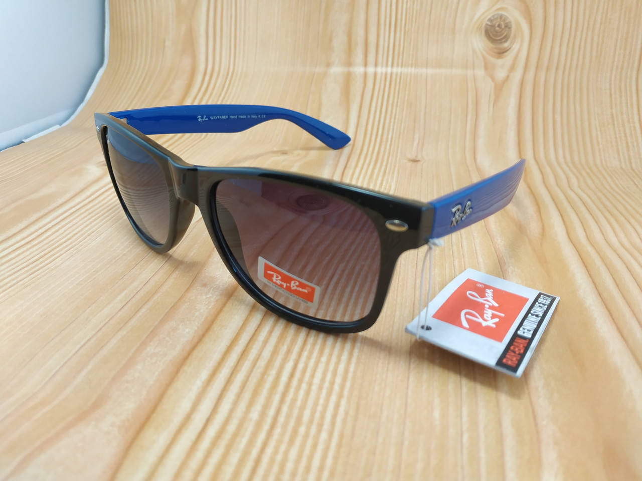 

Солнцезащитные очки Ray Ban Wayfarer - черные c синими дужками, Синий