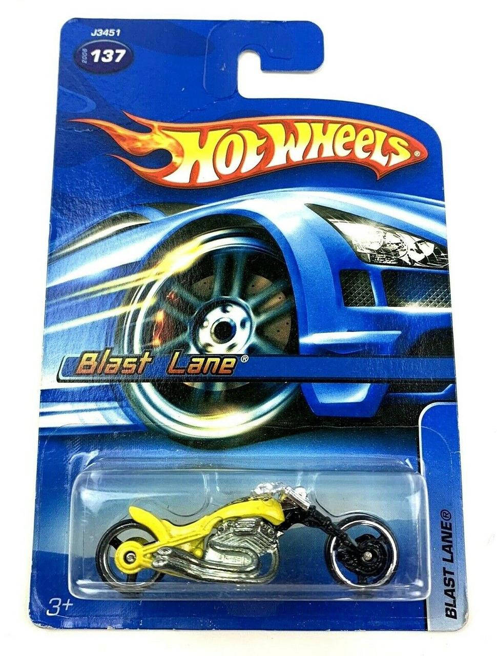

Базовая машинка Hot Wheels Blast Lane