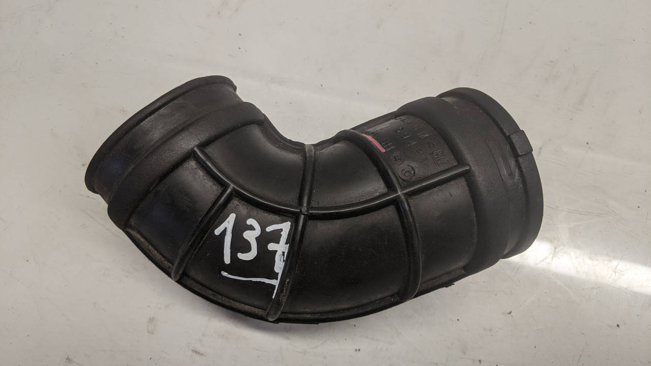 

Воздушный патрубок Opel Astra H 1.7CDTI №137 90530766