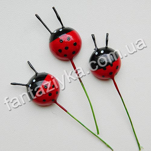 

Божья коровка 20мм на проволочке