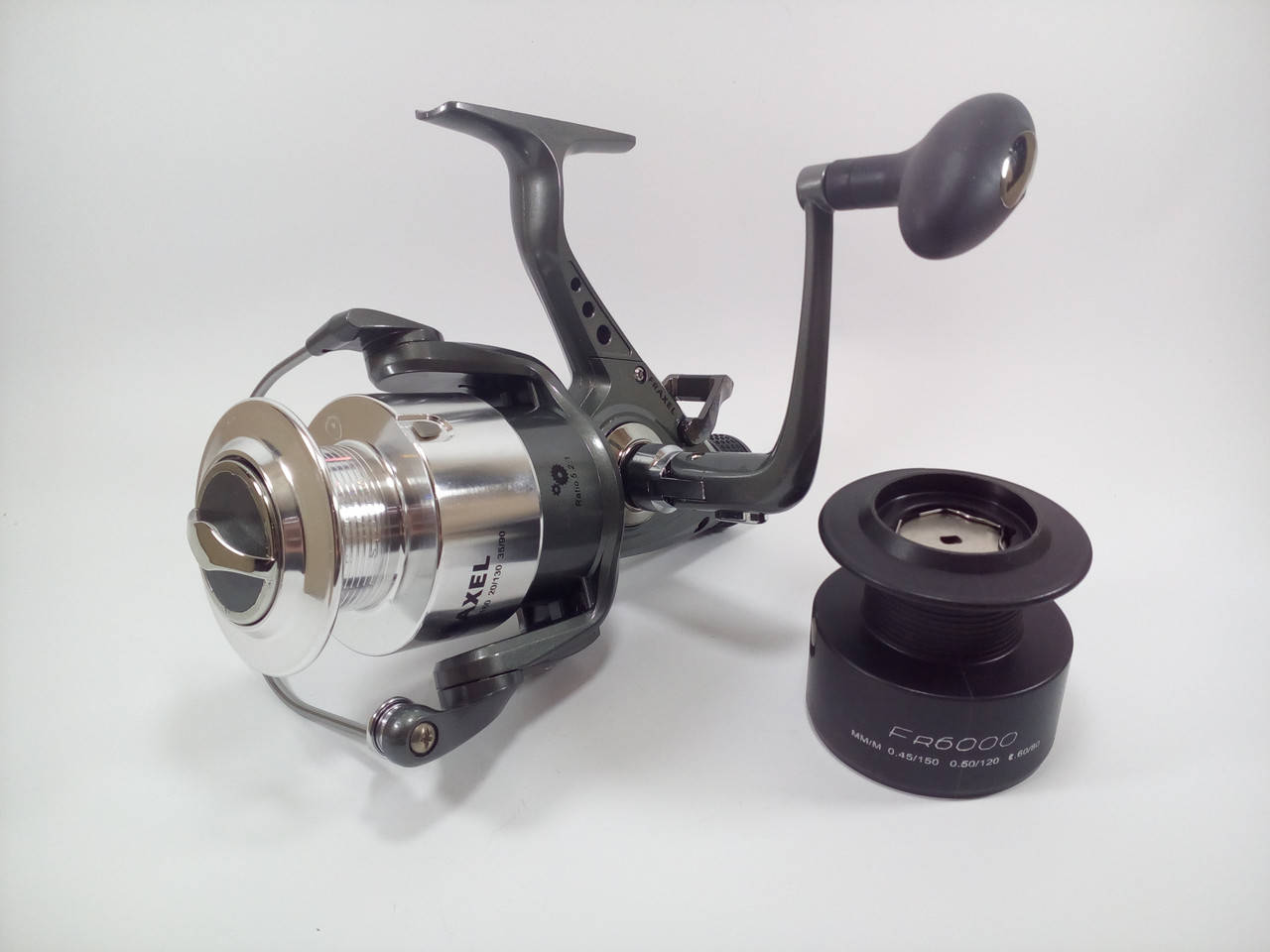 

Катушка рыболовная EOS FRAXEL FR6000 3+1bb (Байтранер), Темно-серый