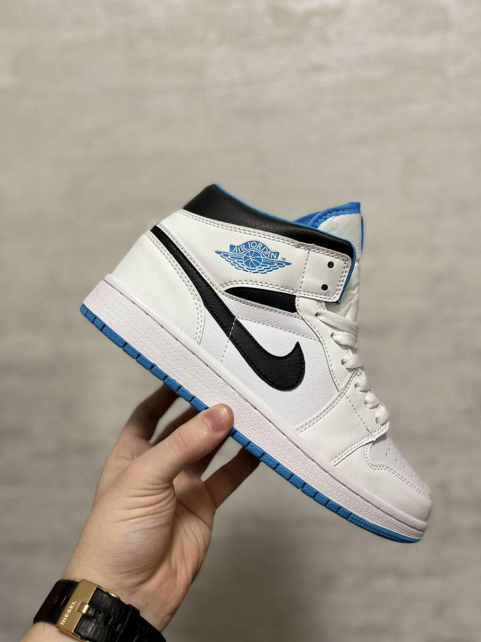

Nike Air Jordan 1 Laser Blue, Белый