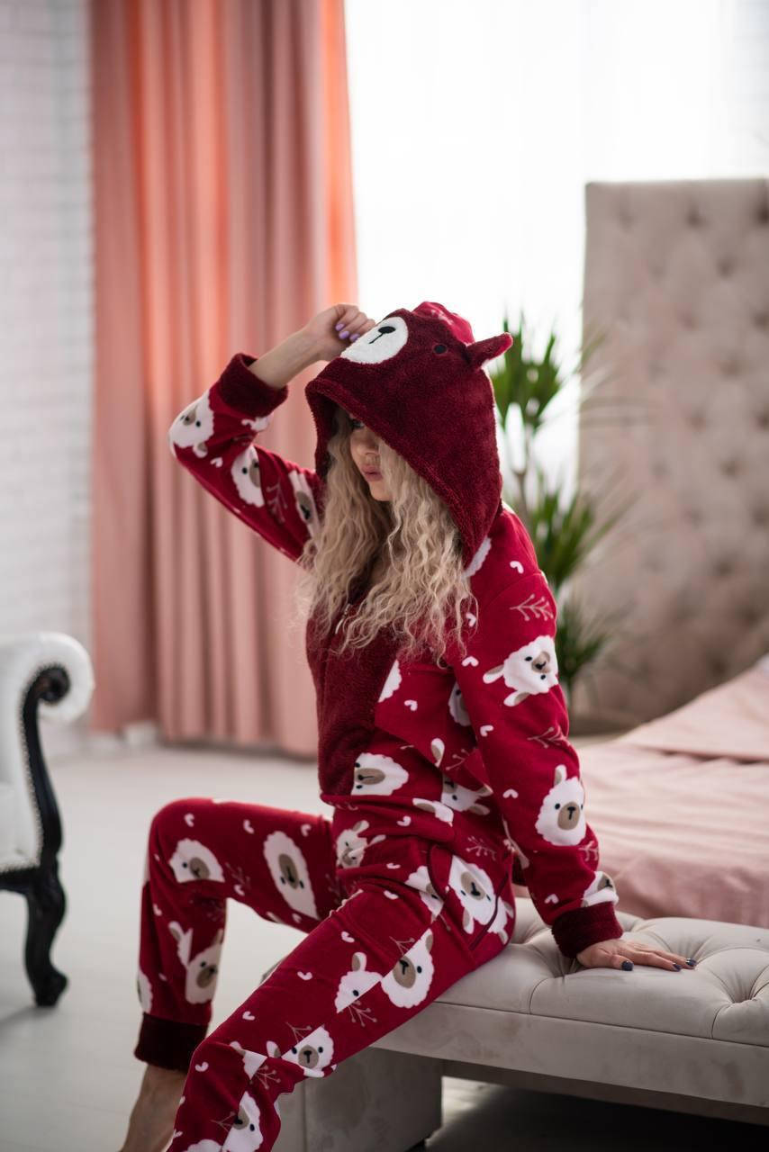 

Женская пижама с кармашком на попе Подарок девушке красная с ламой