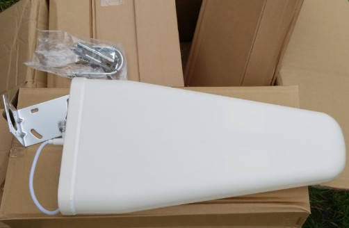 

Логопериодическая антенна внешняя направленная с широким диапазоном 800-2500MHz Большая