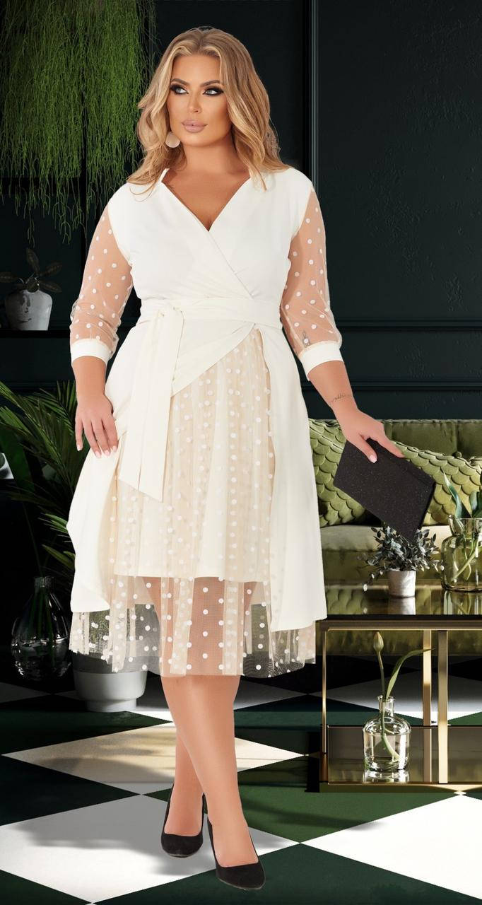 

Светлое нарядное женское платье (56)