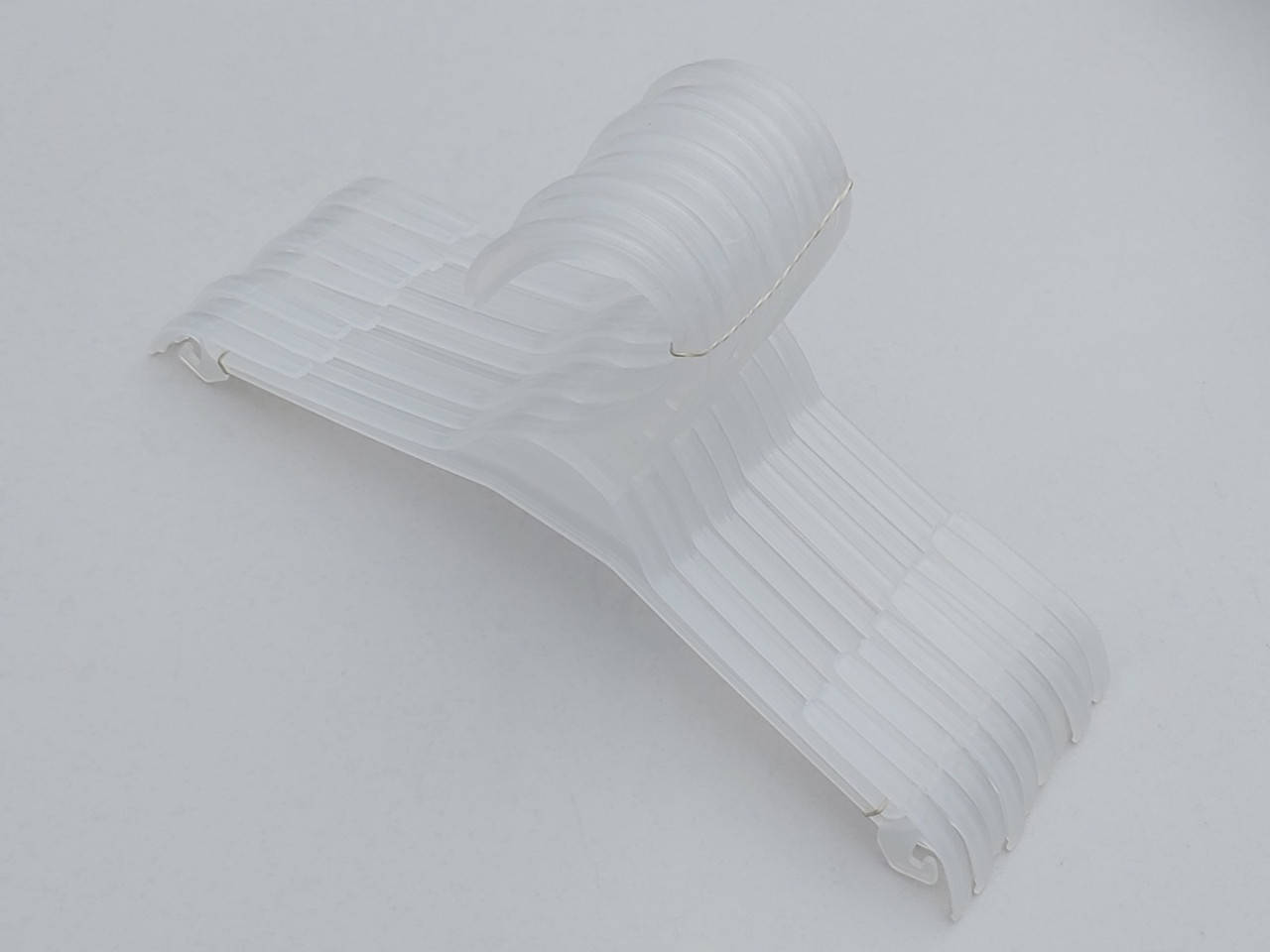 

Плечики вешалки тремпеля V-V26 цвет матовый, длина 26 см, в упаковке 10 штук