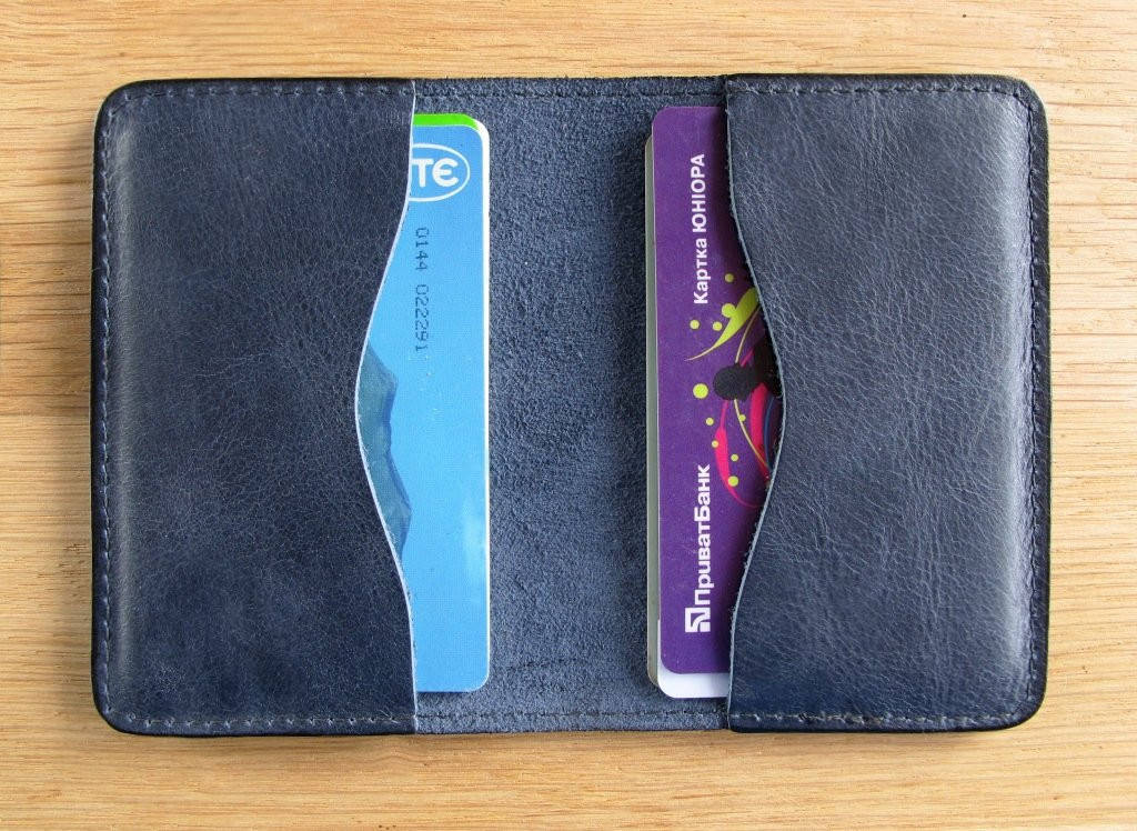 

Чехол-кардхолдер для карточек кожаный синий