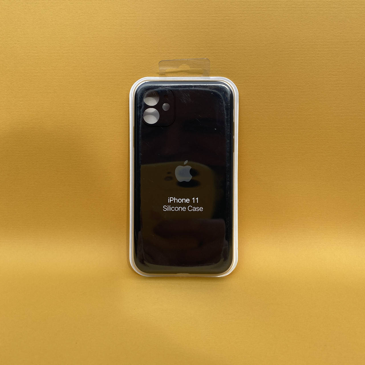 

Чехол для Iphone 11 BWA черный основание пластик обтянут сверху силиконом с закрытым низом и блоком камер