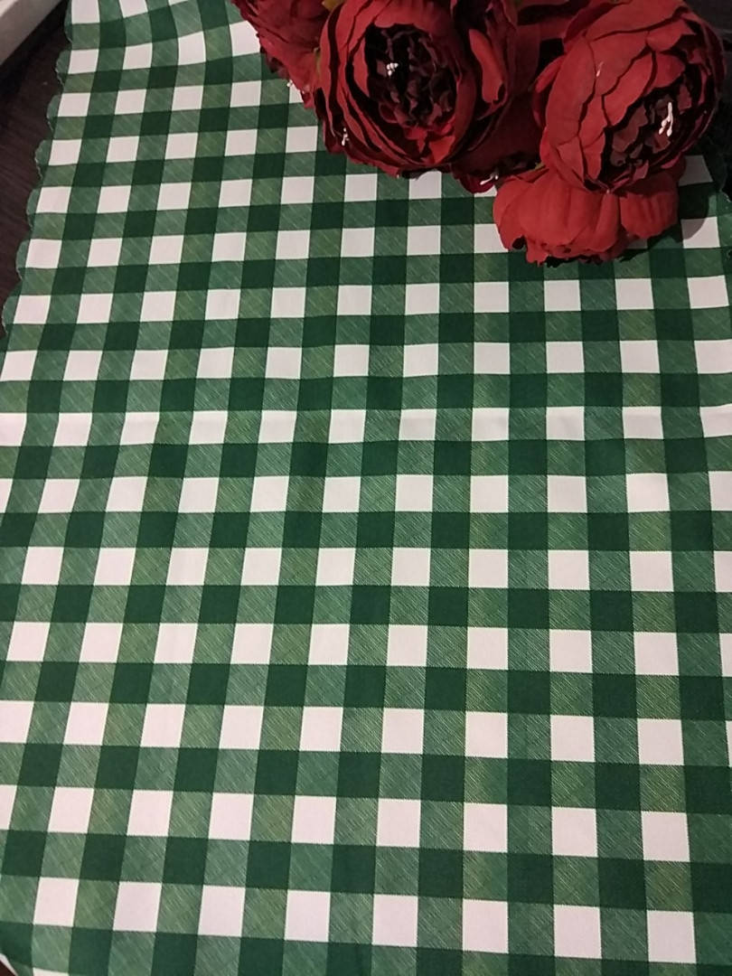 

Ранер размер 50* 140 см. дорожка на стол.