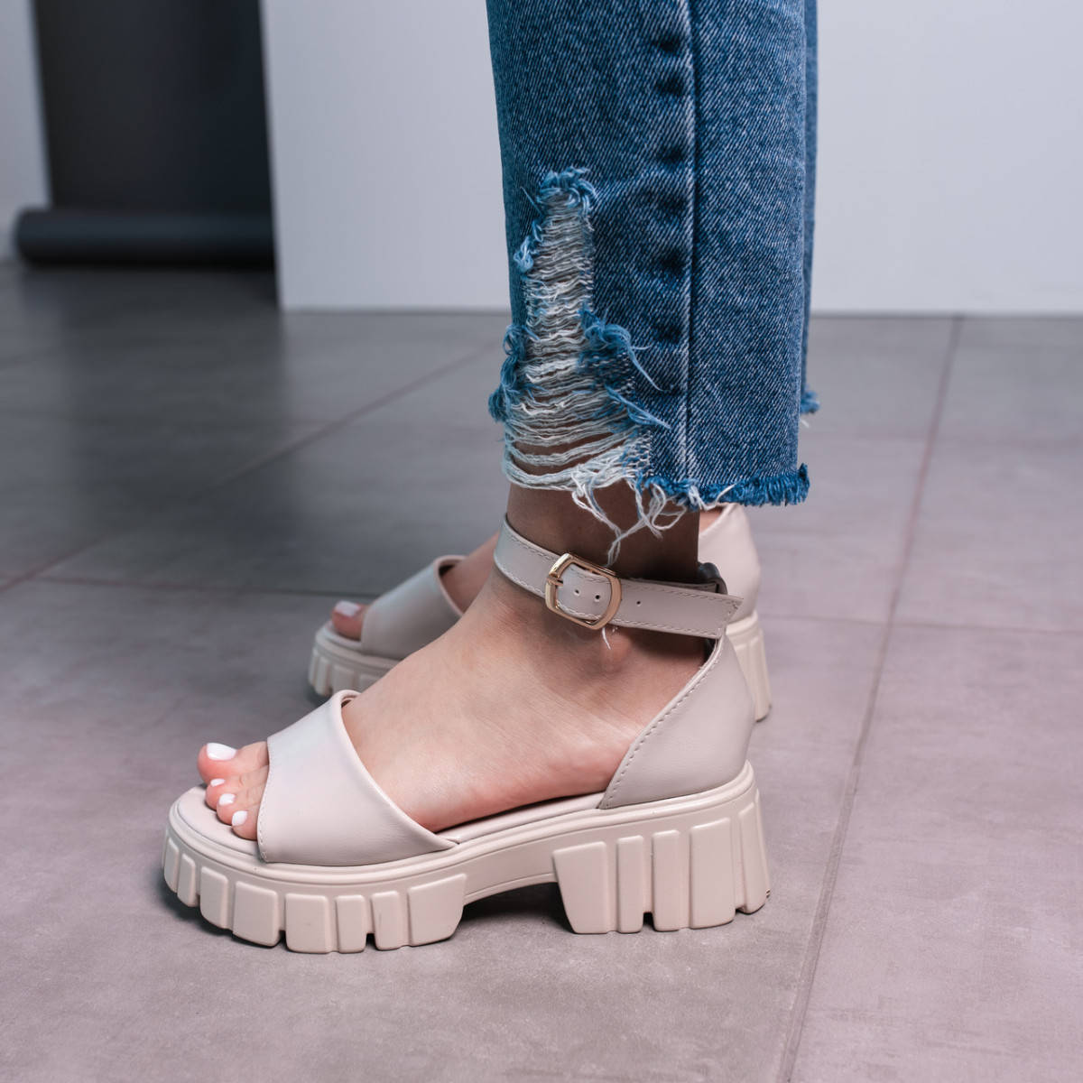 

Женские босоножки Fashion Callie 3607 39 размер 24,5 см Бежевый