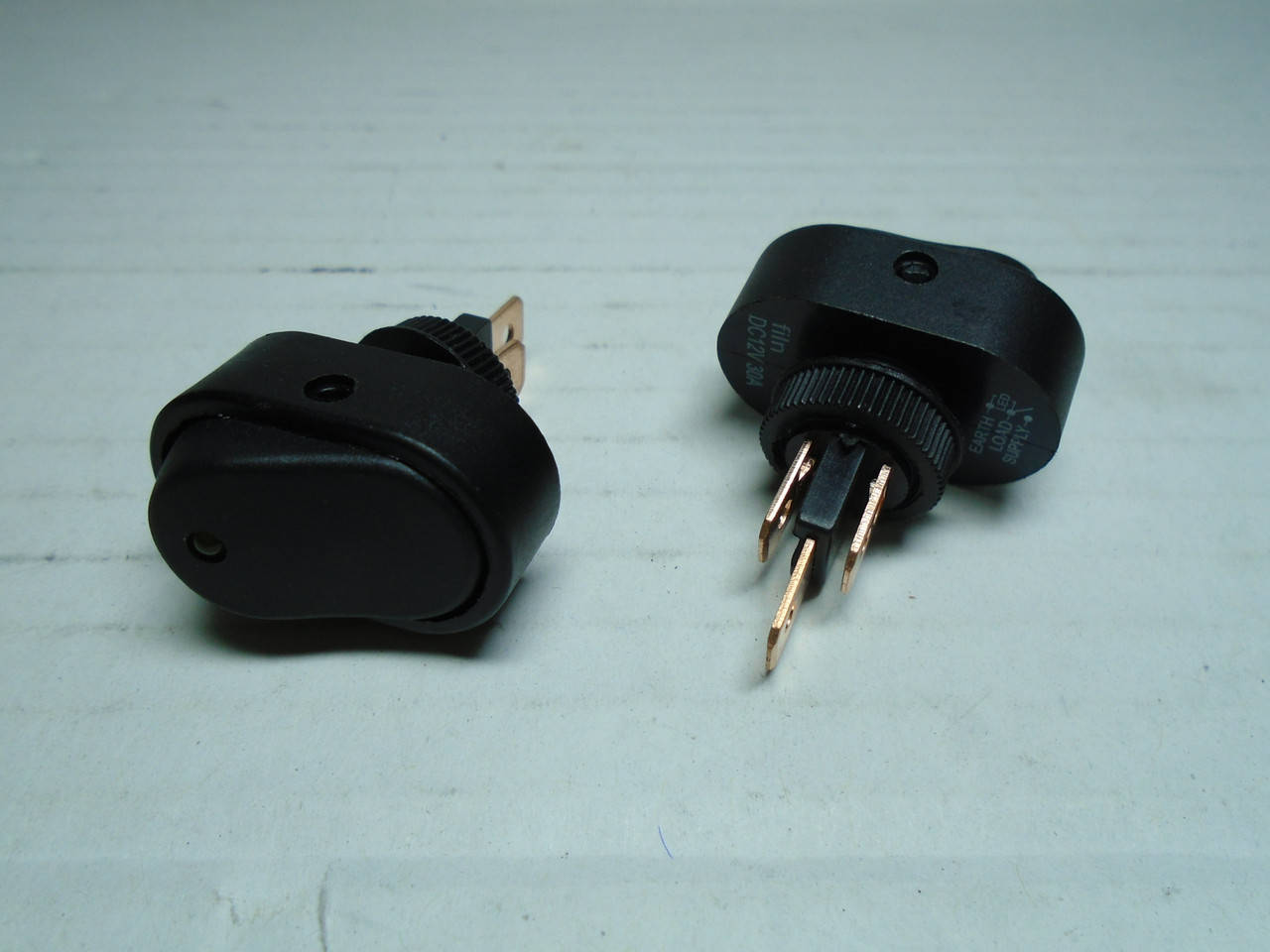 

Универсальная автомобильная кнопка с подсветкой