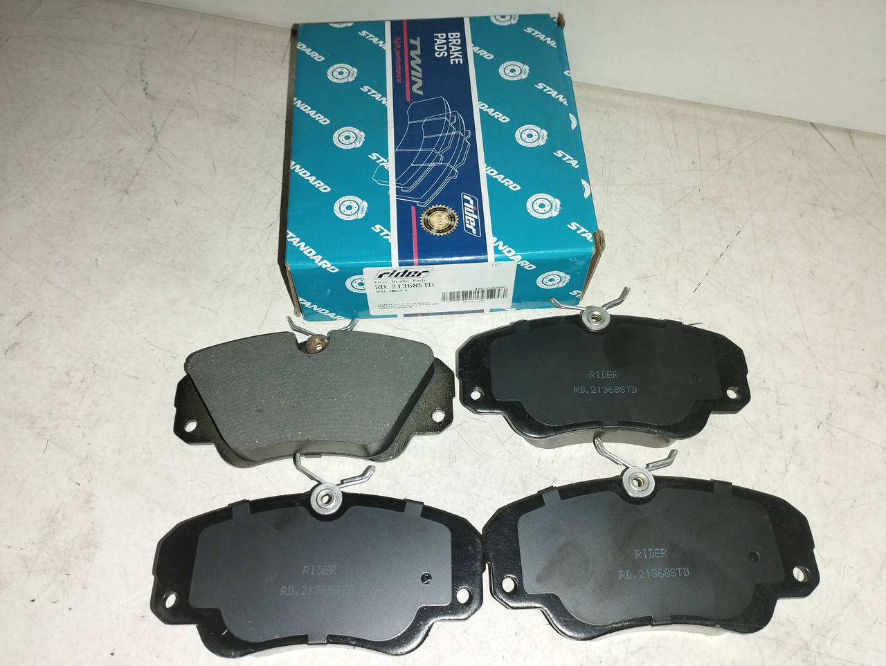 

Колодки тормозные передние OPEL OMEGA A 2.6I, 3.0 V6 24V 90-, OMEGA B 2.5I V6 24V 94-