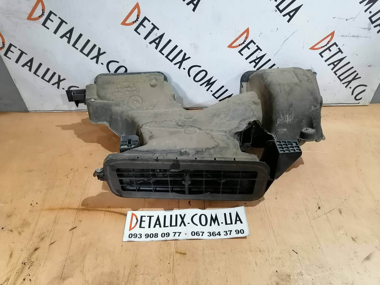 

Корпус печки моторного отсека 91165546 на Opel Vivaro, Renault Trafic, Nissan Primastar, Рено Трафик, Опель