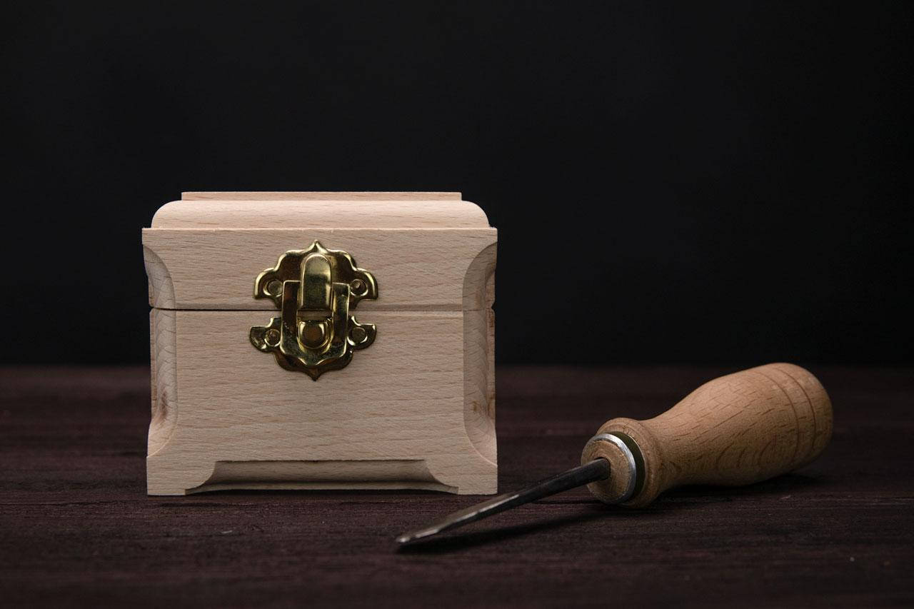 

Шкатулка заготовка с фаской + фурнитура 6х8х7 см. Бук