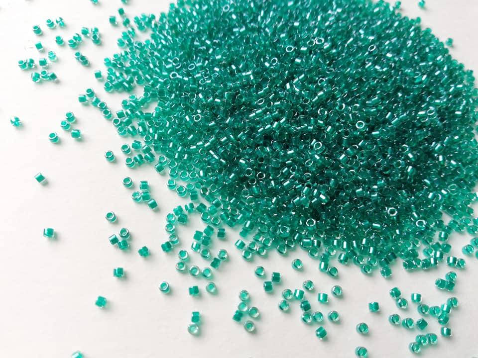 

Японський бісер Miyuki Delica 11/0 DB0918 Sparkling Teal Lined Crystal