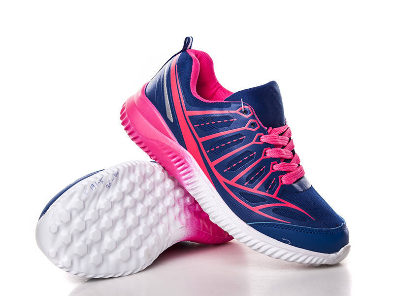 

Кроссовки женские рр. 36, 37