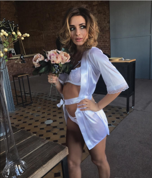 

Атласный халат, Голубой