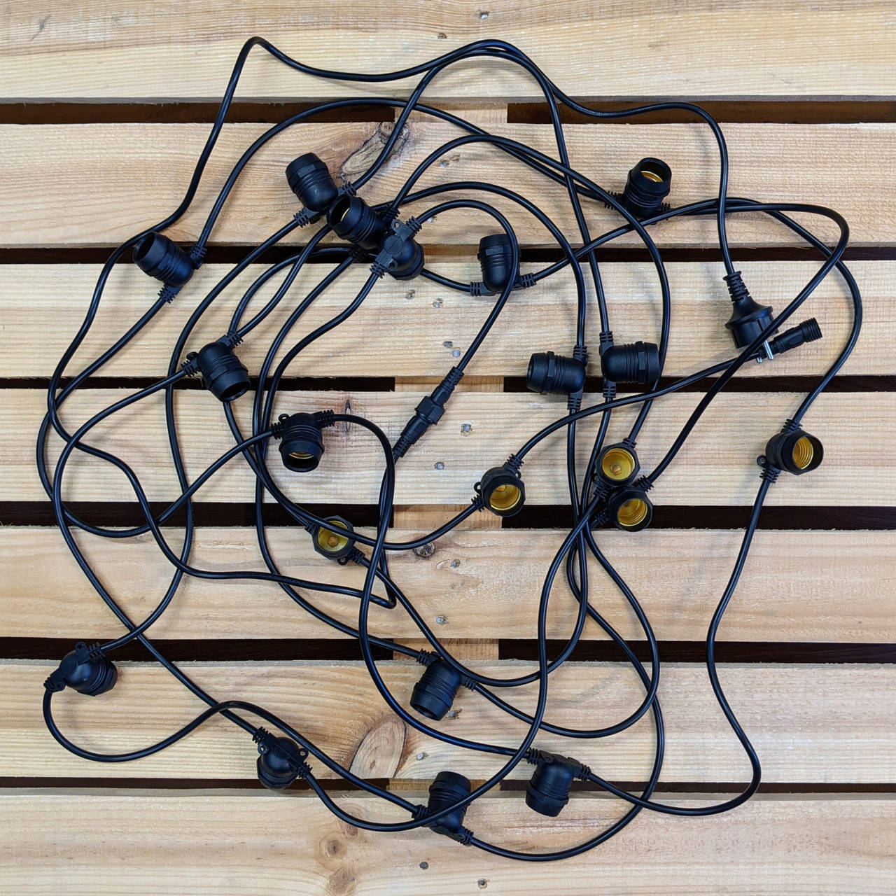 

Уличная гирлянда ретро черная 10 метров 20 лампочек Е27 Sneha (997405 10m 20lamp IP67)