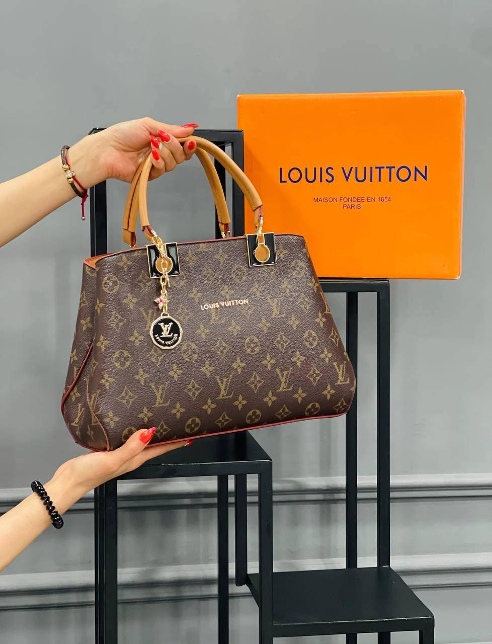 

Сумка коричневая женская Louis Vuitton Сумочка маленькая Луи Витон Клатч Кросс-боди Люкс качество, Коричневый