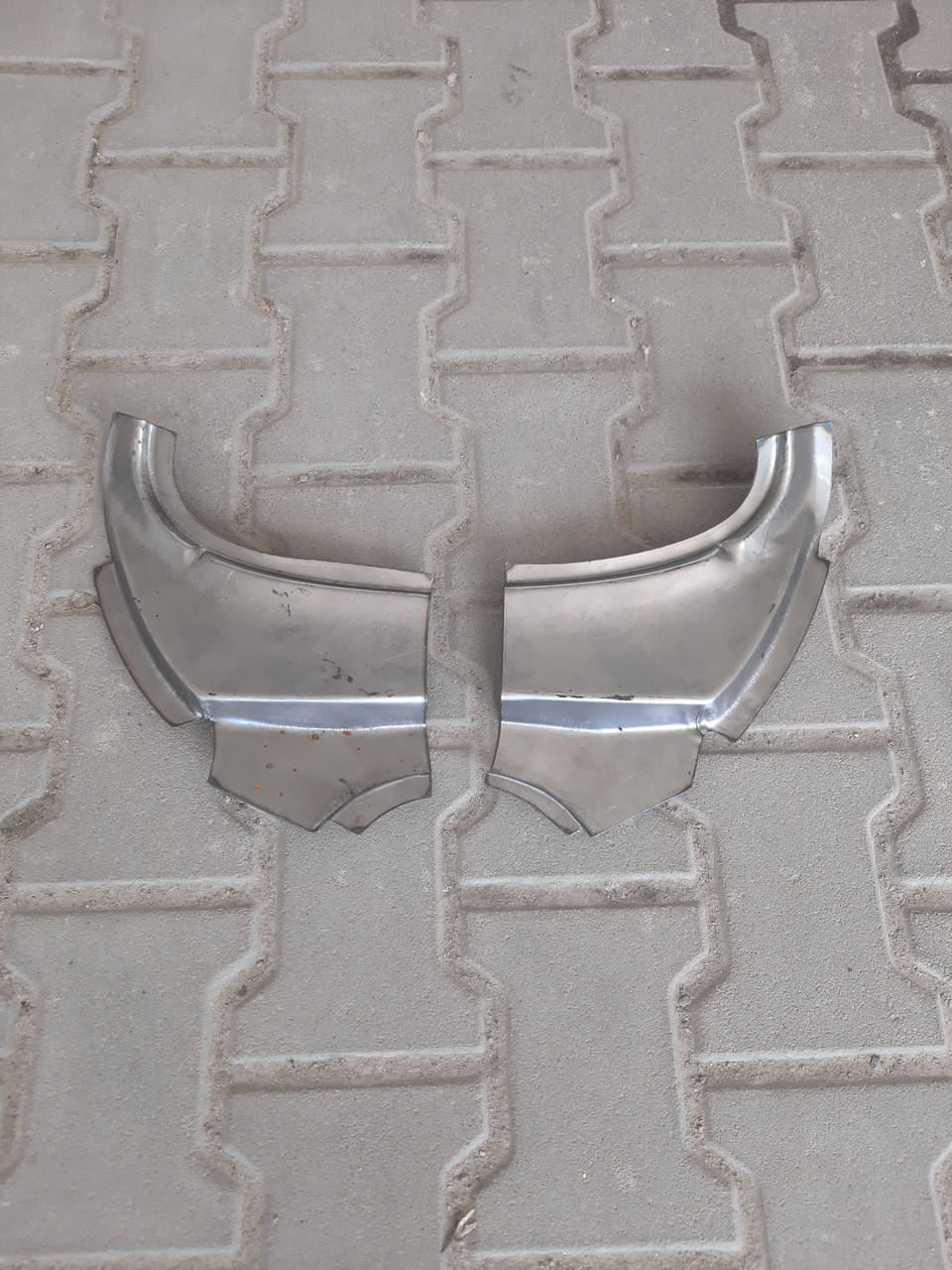 

Угол рамки ветрового окна левый ВАЗ 2106-2103