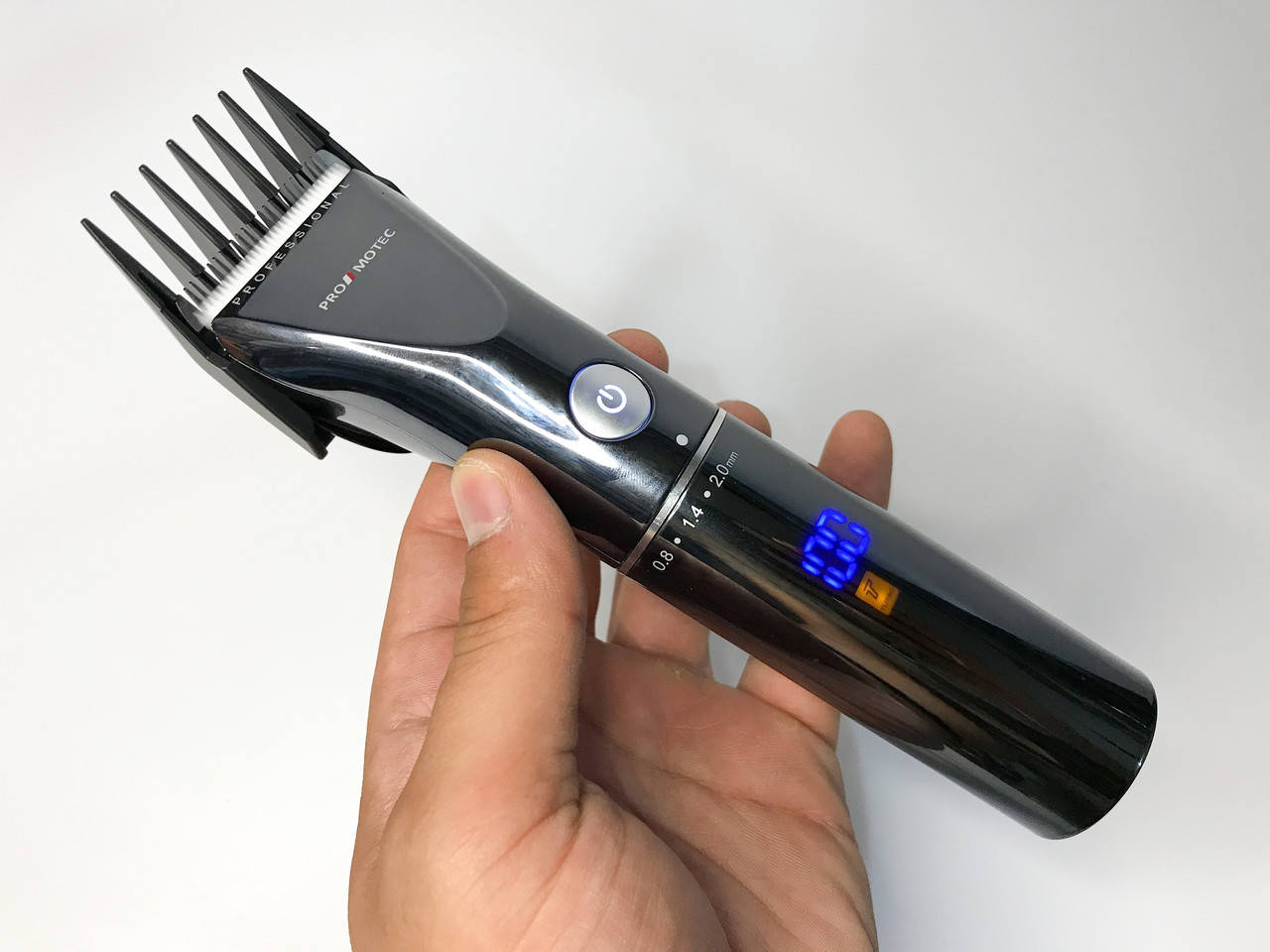 

Профессиональная Машинка для стрижки волос с керамическими ножами Promotec PM 359 (аккумуляторная)