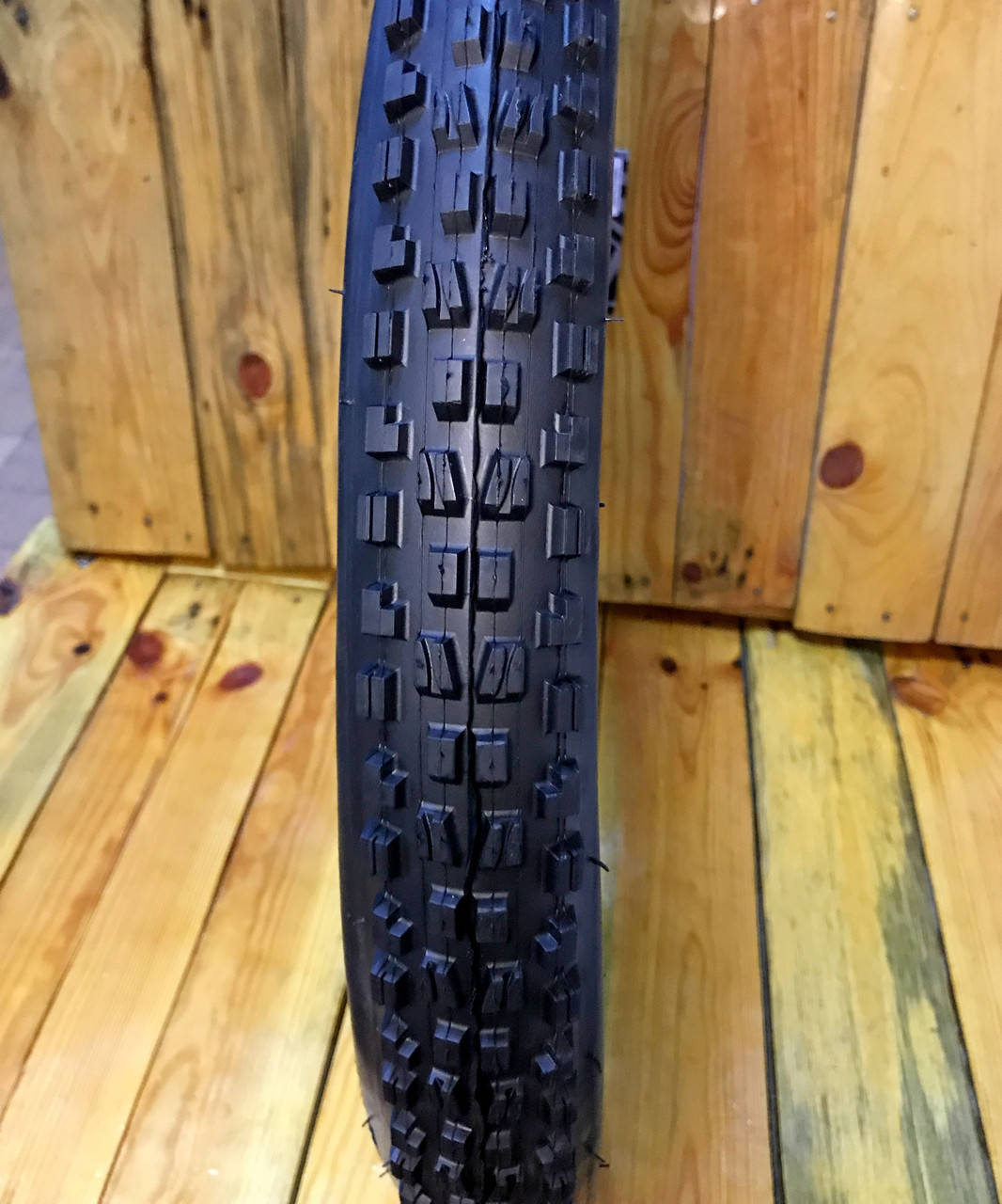 

Покрышка Maxxis Minion DHF 26x2.35