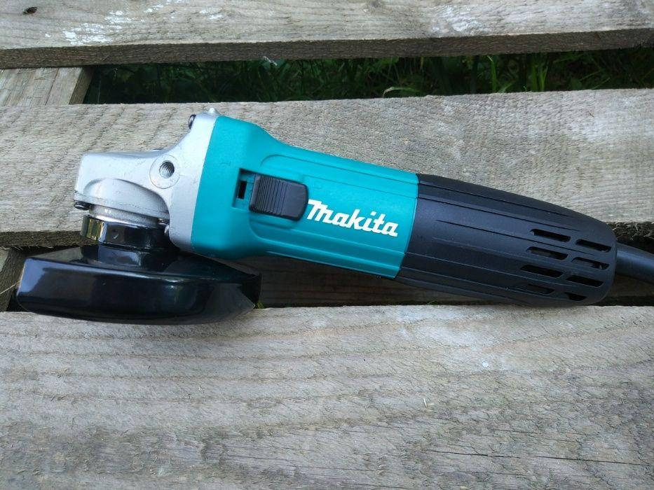 

Болгарка Makita GA5030 круг 125 мм - 720 Вт Качество