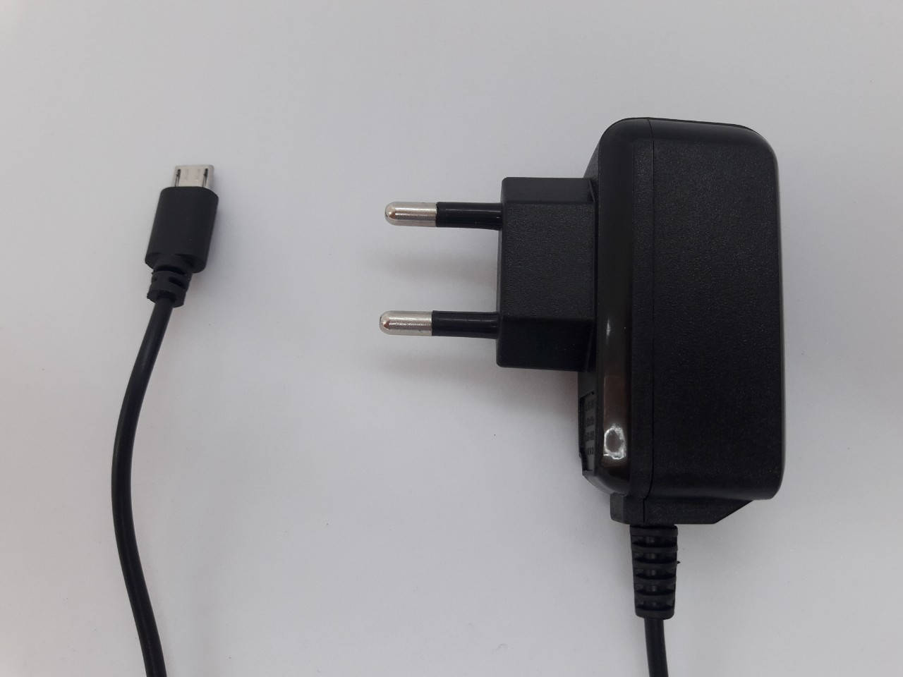 

Быстрое зарядное устройство Remax Fast ЕР-ТА600 Зарядка microUSB Black