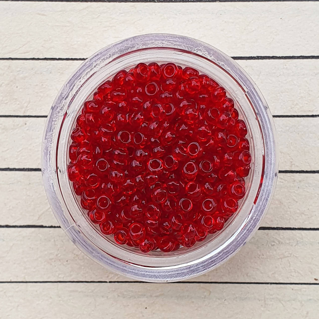 

Бісер FGB червоний прозорий, 20 г/упаковка