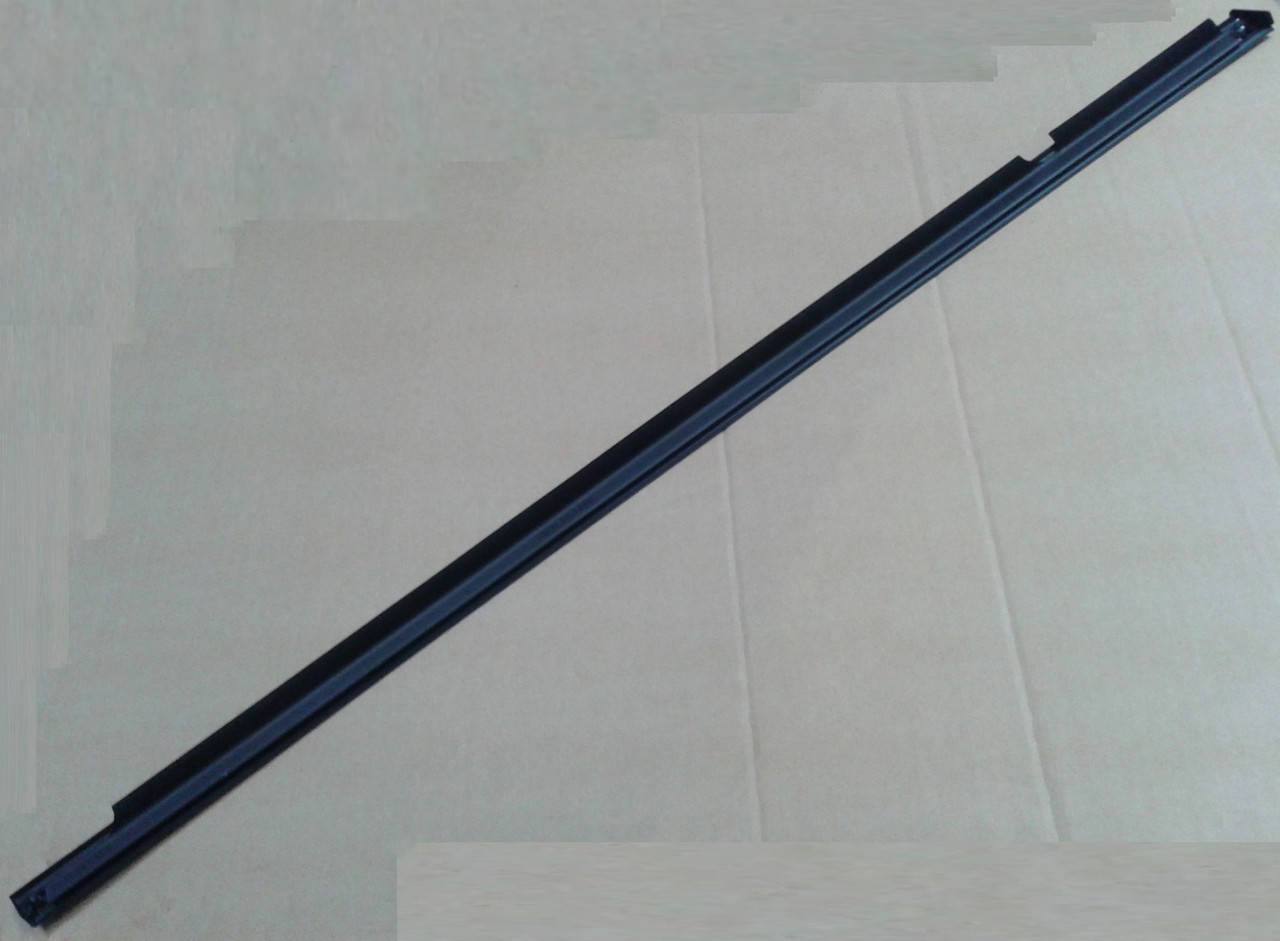 

Уплотнитель подоконный передний левый Ланос, 96304086