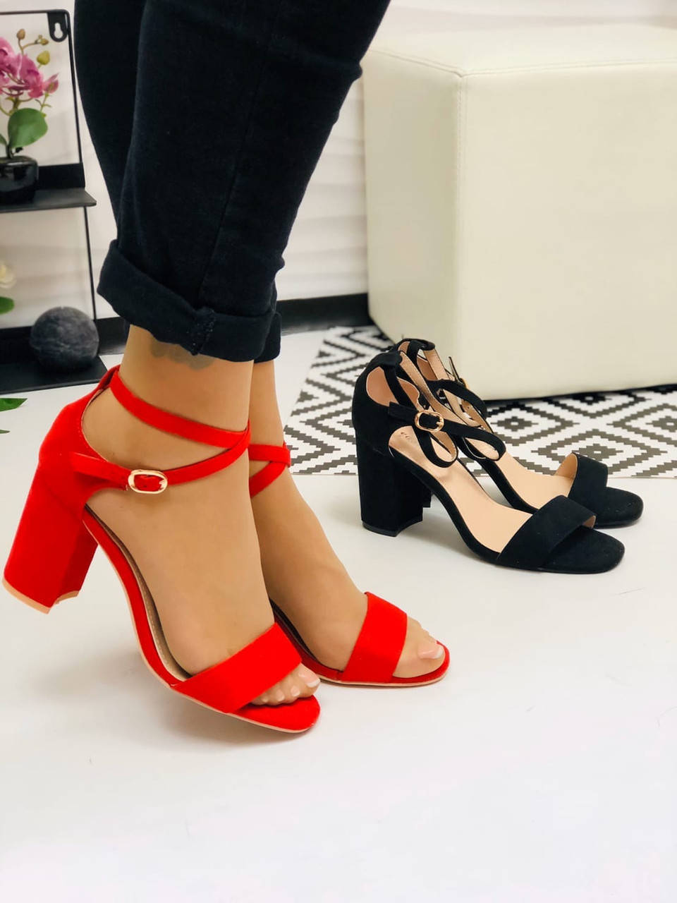 

Босоножки на каблуке эко замш цвет красный размер 38 39 40 41