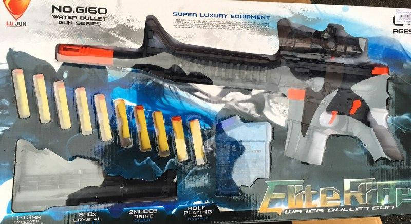 

Автомат M4 G160 на гелиевых шарах и присосках