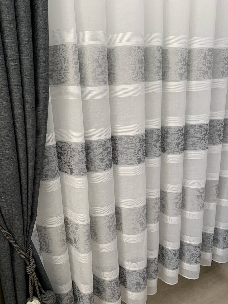 

Тюль оносва лён с серыми полосами, Серый