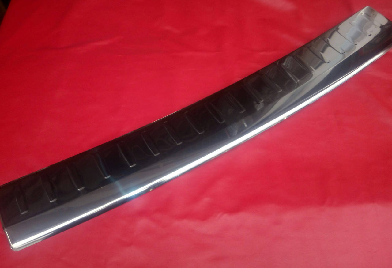 

Накладка на задний бампер с загибом Volkswagen Passat B7 универсал