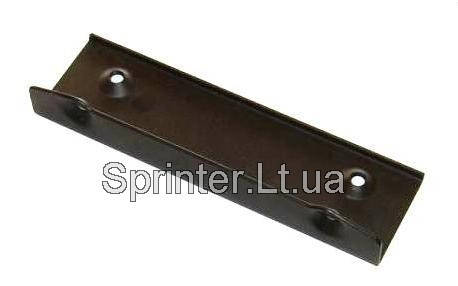 

Крепление брызговика перед. MB Sprinter 96-06, L=R