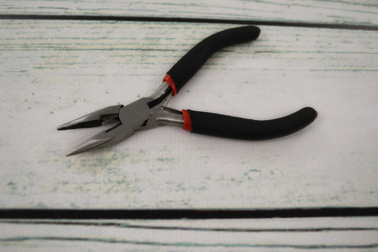 

Плоскогубцы с узким носиком